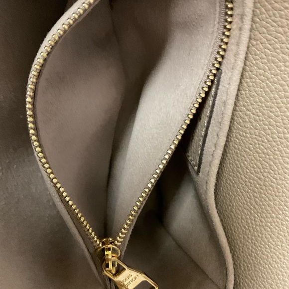 Louis Vuitton Pochette Métis East West - Picture 14 of 15